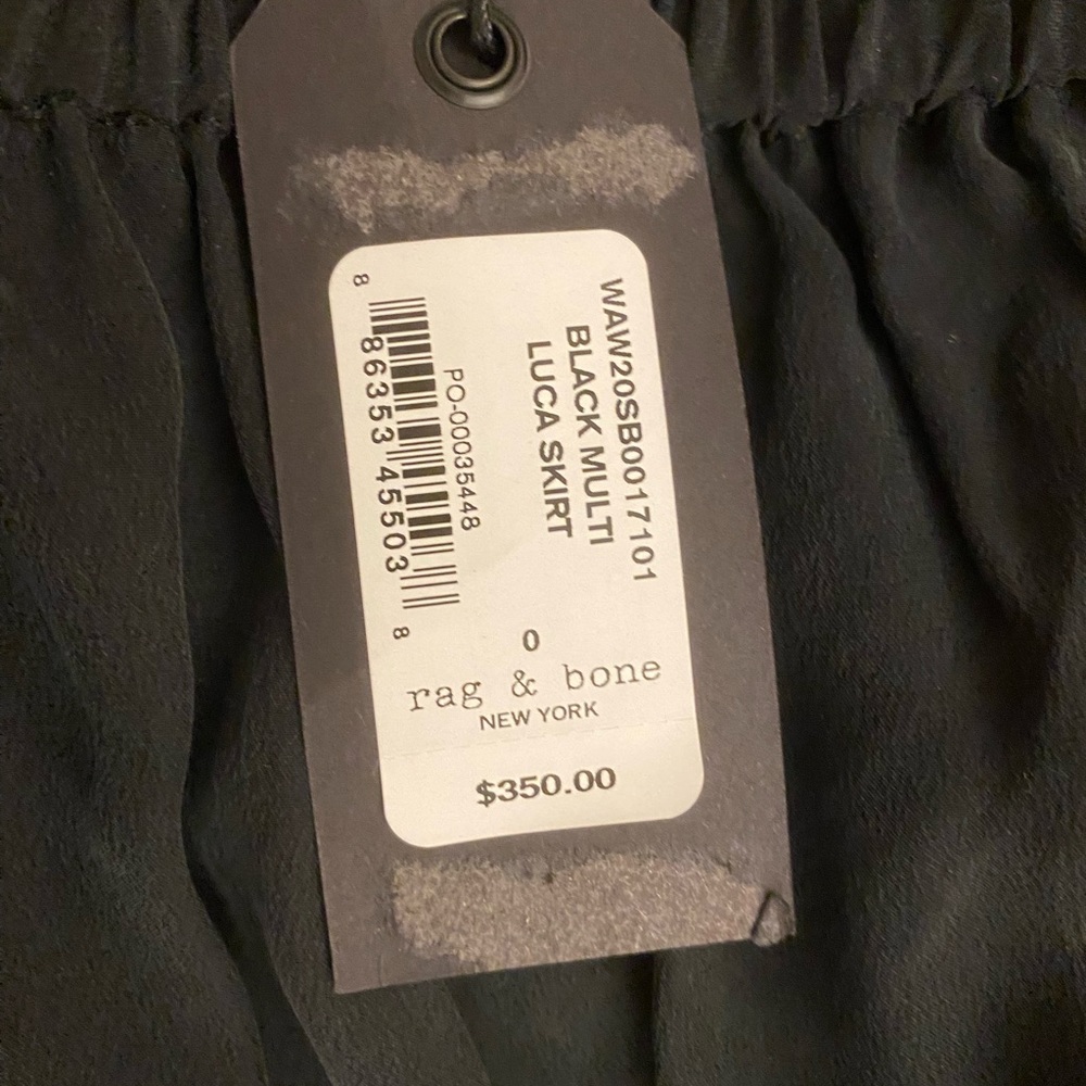 Female skirt, a little below the knees. Totally new!